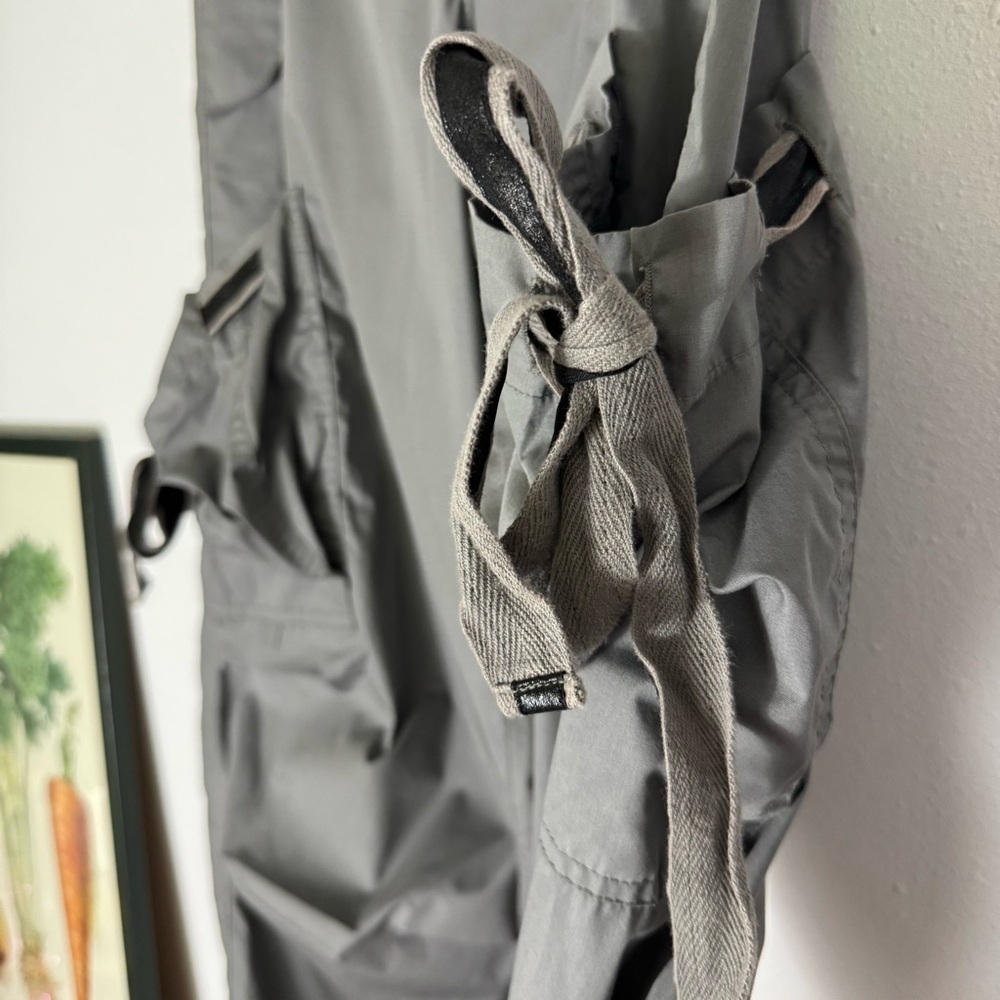 Vintage U.F.O gray parachute pants with bungies size XS - Picture 4 of 16